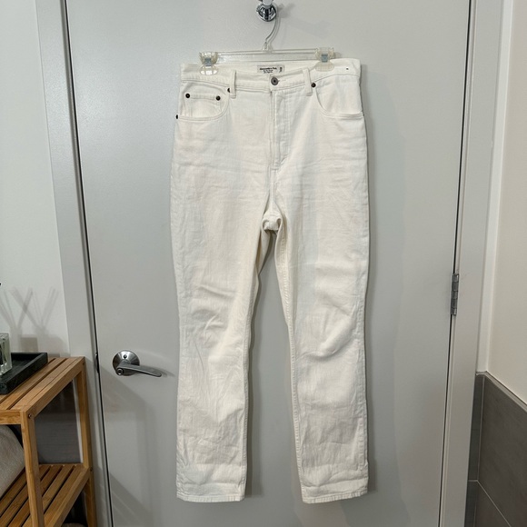 Abercrombie Curve Love Straight Leg Jeans - Picture 1 of 5